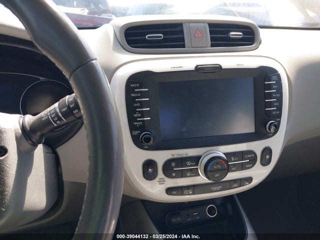 KIA Soul Ev + 2018 KNDJX3AE5J7026470 Image 18