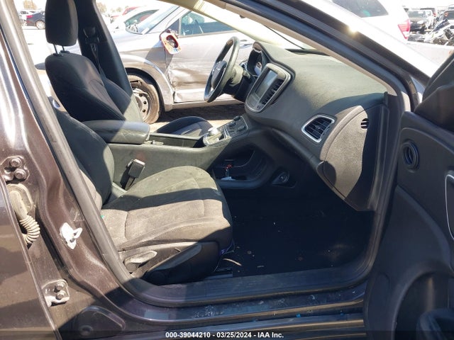Chrysler 200 Limited 2016 1C3CCCAB6GN115502 Image 5