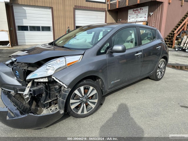 Nissan LEAF SV 2017 1N4BZ0CP5HC307171 Image 2