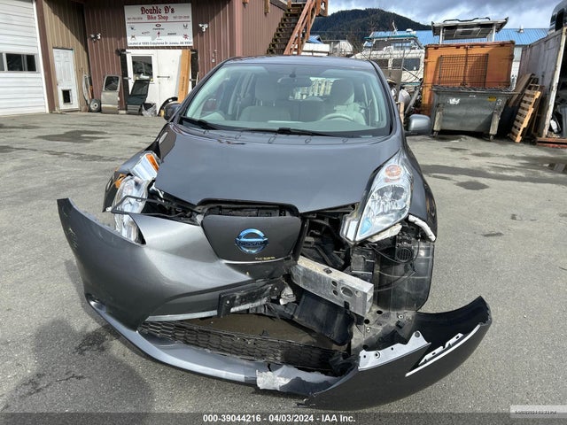 Nissan LEAF SV 2017 1N4BZ0CP5HC307171 Image 6