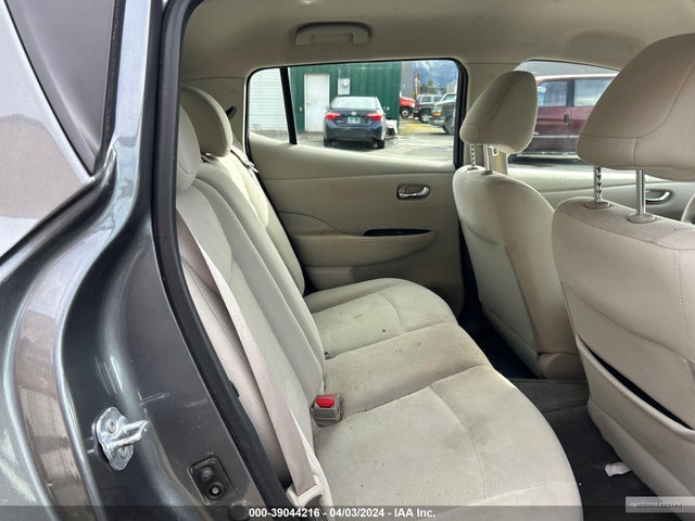 Nissan LEAF SV 2017 1N4BZ0CP5HC307171 Image 8