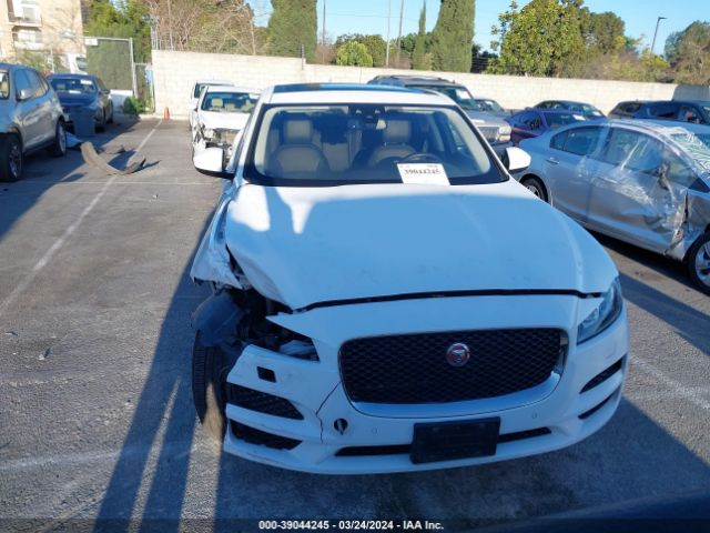 SADCJ2FX6JA293090 Jaguar F-pace 25t Premium