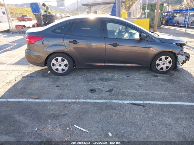 Ford FOCUS S 2016 1FADP3E2XGL258517 Image 14