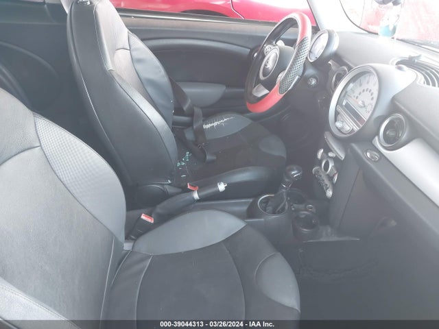 2007 MINI COOPER WMWMF33517TT52261 Photo 4