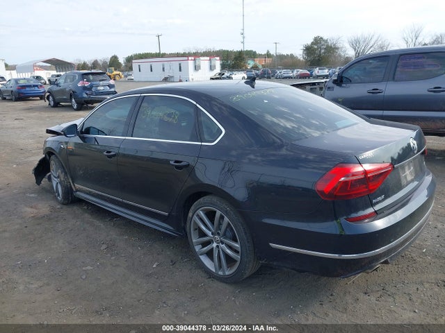 1VWDT7A33HC032443 Volkswagen Passat 1.8t R-line