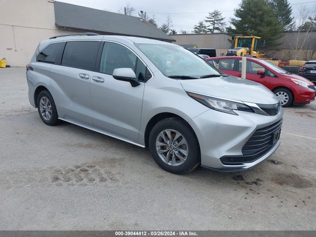Toyota SIENNA LE 2022 5TDKSKFC9NS046382 Image 1