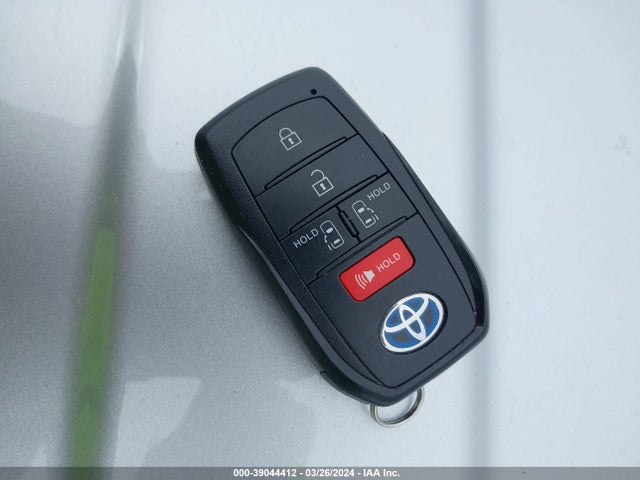 Toyota SIENNA LE 2022 5TDKSKFC9NS046382 Image 11