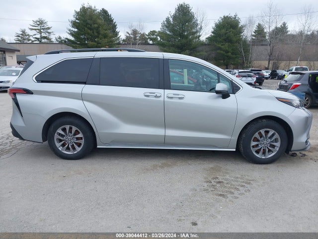 Toyota SIENNA LE 2022 5TDKSKFC9NS046382 Image 13