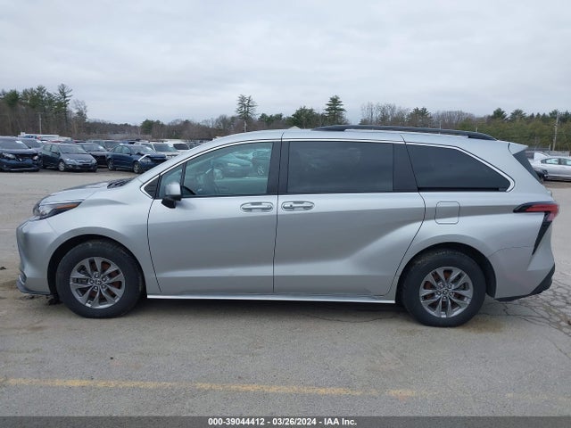 Toyota SIENNA LE 2022 5TDKSKFC9NS046382 Image 14