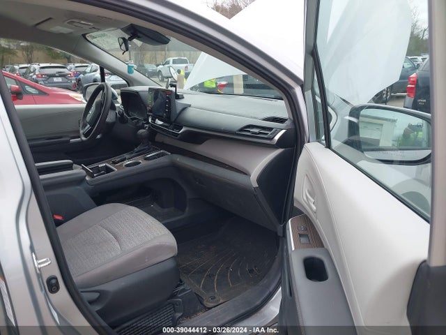 Toyota SIENNA LE 2022 5TDKSKFC9NS046382 Image 5