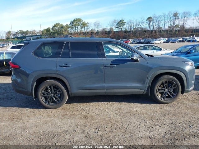 Toyota Grand Highlander Platinum 2024 5TDAAAB54RS004949 Image 13