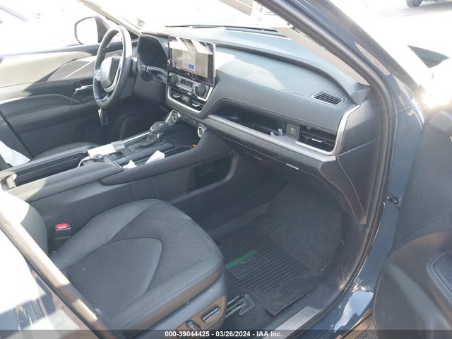 Toyota Grand Highlander Platinum 2024 5TDAAAB54RS004949 Image 5