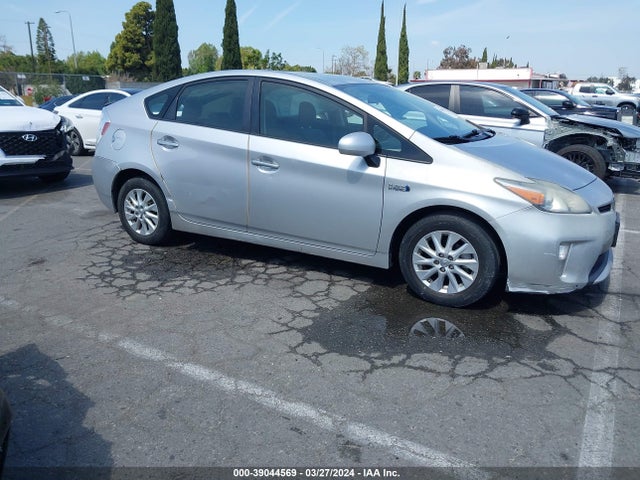 Toyota PRIUS PLUG-IN 2014 JTDKN3DP6E3052645 Image 13