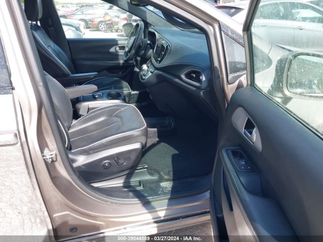 2018 CHRYSLER PACIFICA 2C4RC1GG7JR257056 Photo 4