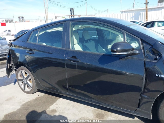 Toyota Prius 2016 JTDKARFUXG3013691 Image 13