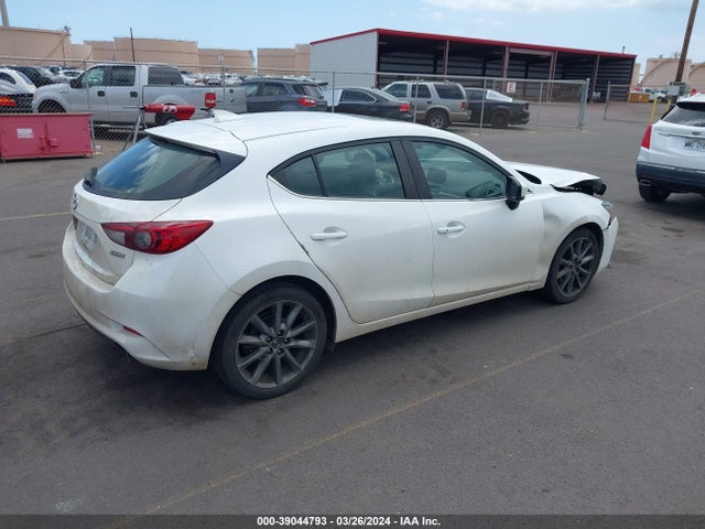 Mazda 3 TOURING 2018 3MZBN1L34JM220324 Image 4