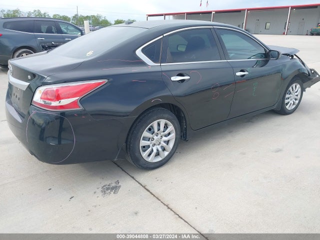 Nissan Altima 2.5 S 2015 1N4AL3AP1FN335620 Image 4