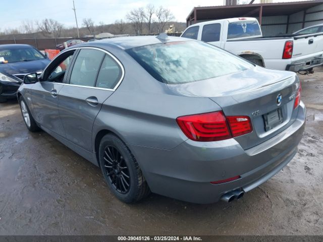 2011 BMW 528I WBAFR1C59BC744837 Photo 2