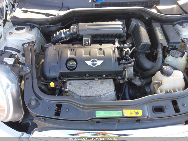 2011 MINI COOPER CLUBMAN WMWZF3C56BTX82253 Photo 9