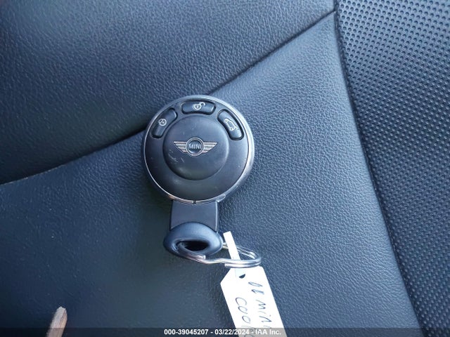 2011 MINI COOPER CLUBMAN WMWZF3C56BTX82253 Photo 10