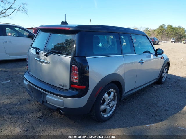 2011 MINI COOPER CLUBMAN WMWZF3C56BTX82253 Photo 3