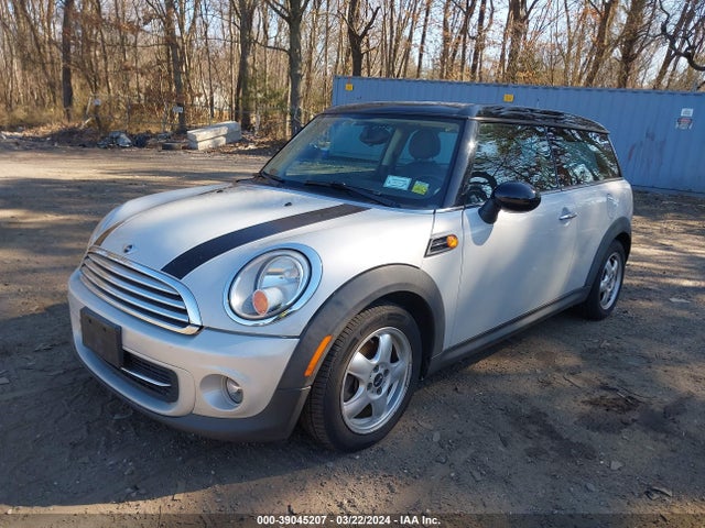 2011 MINI COOPER CLUBMAN WMWZF3C56BTX82253 Photo 5