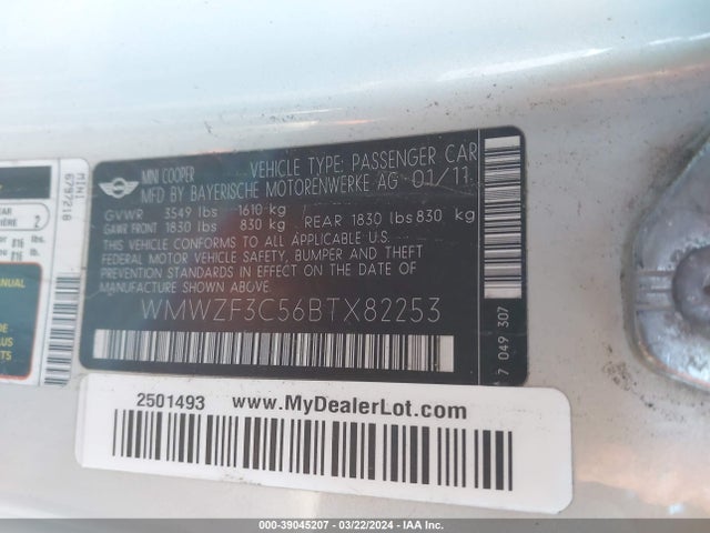 2011 MINI COOPER CLUBMAN WMWZF3C56BTX82253 Photo 8
