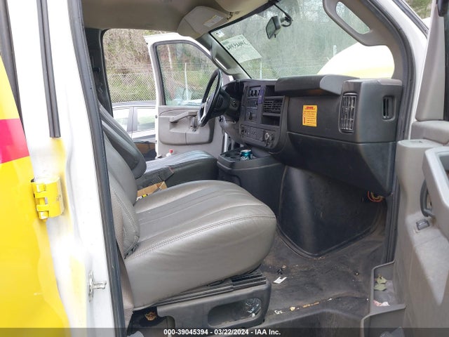 Chevrolet Express 2500 Work Van 2019 1GCWGAFP7K1227330 Image 5
