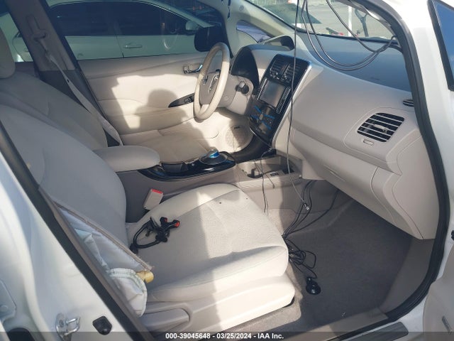 Nissan LEAF SV 2015 1N4AZ0CP9FC330610 Image 5