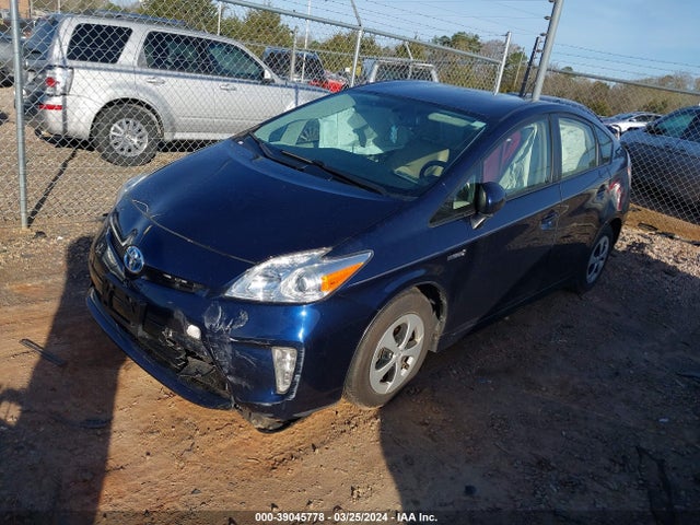 Toyota Prius Four 2014 JTDKN3DU1E1774297 Image 2
