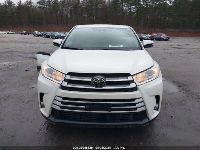 Toyota Highlander Le Plus 2018 5TDBZRFH4JS905369 Image 13