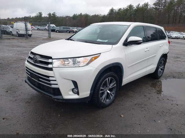 Toyota Highlander Le Plus 2018 5TDBZRFH4JS905369 Image 2