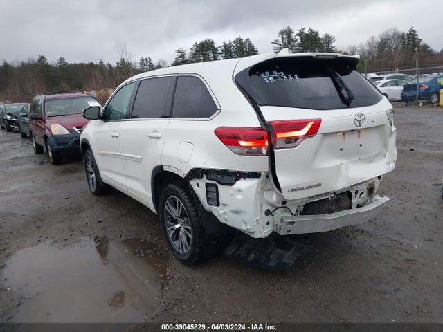 Toyota Highlander Le Plus 2018 5TDBZRFH4JS905369 Image 3