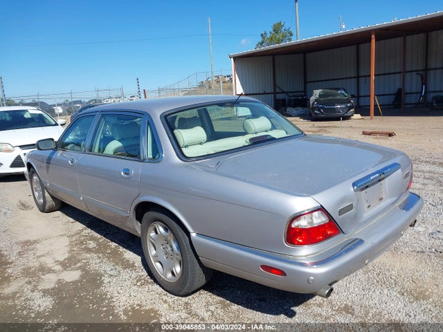 2001 JAGUAR XJ8 SAJDA24C71LF29500 Photo 2