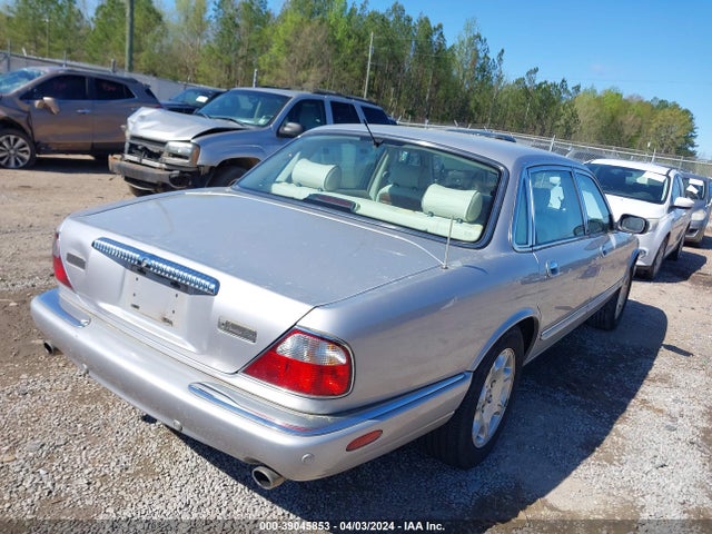 2001 JAGUAR XJ8 SAJDA24C71LF29500 Photo 3