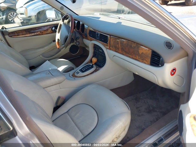 2001 JAGUAR XJ8 SAJDA24C71LF29500 Photo 4
