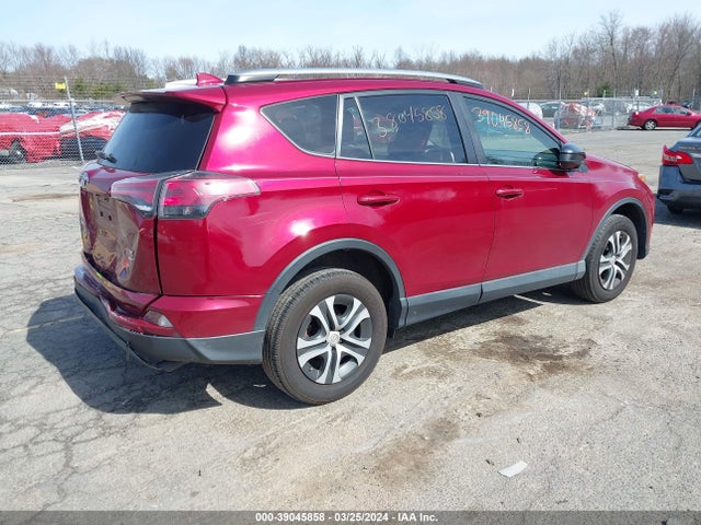 Toyota RAV4 LE 2018 JTMBFREVXJD233636 Image 4