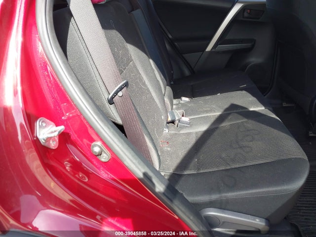 Toyota RAV4 LE 2018 JTMBFREVXJD233636 Image 8
