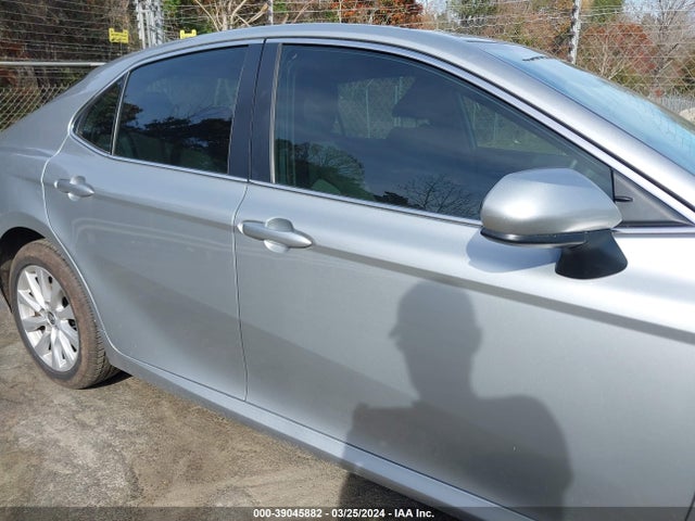 Toyota CAMRY LE 2020 4T1C11AK3LU402281 Image 13