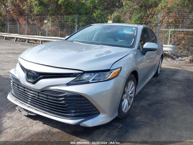 Toyota CAMRY LE 2020 4T1C11AK3LU402281 Image 2
