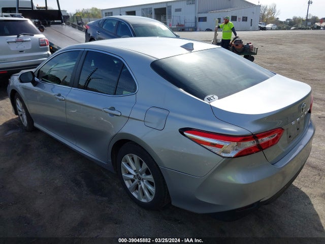 Toyota CAMRY LE 2020 4T1C11AK3LU402281 Image 3
