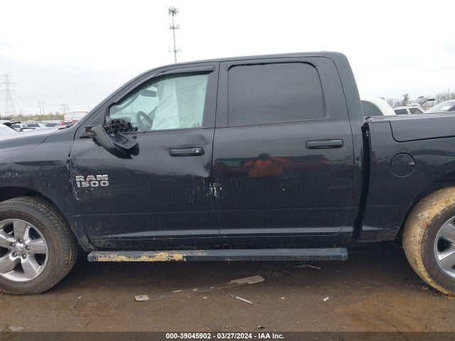 RAM 1500 Express  4x4 5'7 Box 2018 1C6RR7KG7JS253457 Image 14