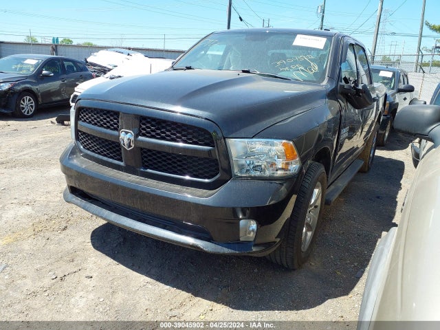 RAM 1500 Express  4x4 5'7 Box 2018 1C6RR7KG7JS253457 Image 2