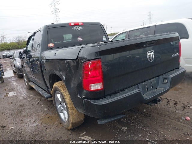 RAM 1500 Express  4x4 5'7 Box 2018 1C6RR7KG7JS253457 Image 3