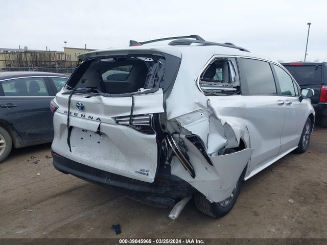 Toyota SIENNA XLE 2022 5TDYRKEC2NS133385 Image 6