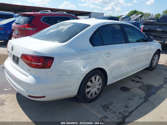 3VW267AJ8GM353615 Volkswagen Jetta 1.4t S