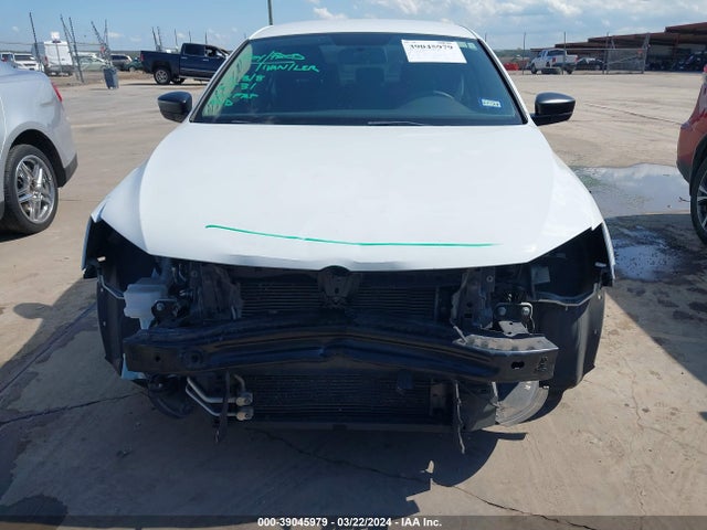 3VW267AJ8GM353615 Volkswagen Jetta 1.4t S