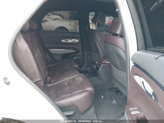 Genesis Gv70 2.5t Awd 2022 KMUMADTB0NU026291 Image 8