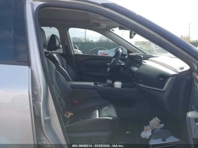JN8AT3DC8MW101117 Nissan Rogue Platinum Fwd
