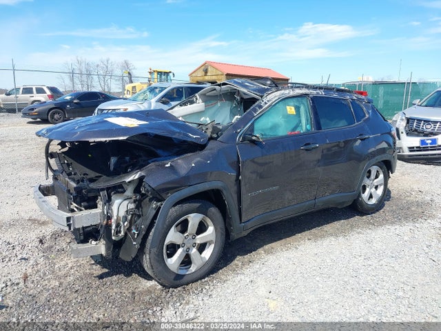 Jeep Compass Latitude 4x4 2018 3C4NJDBB6JT354828 Image 2